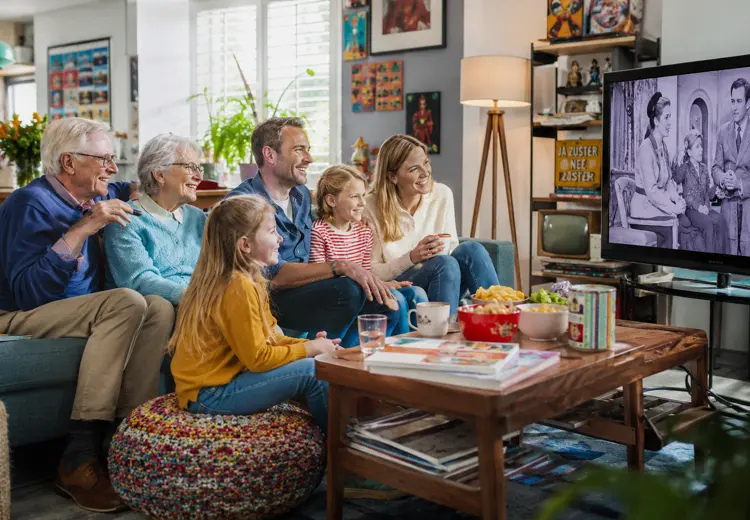 Samen genieten van tv-programma's van vroeger.